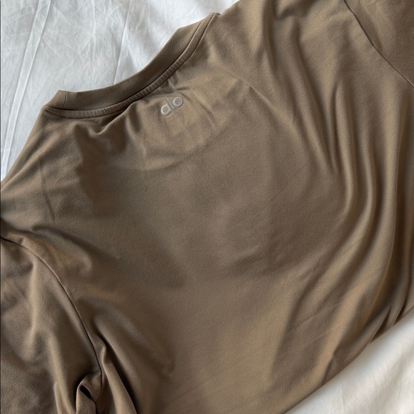 Alo Brown T-Shirt - Picture 2 of 2